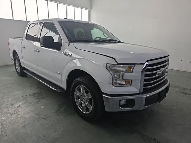 Used 2016 White Ford XLT image 1