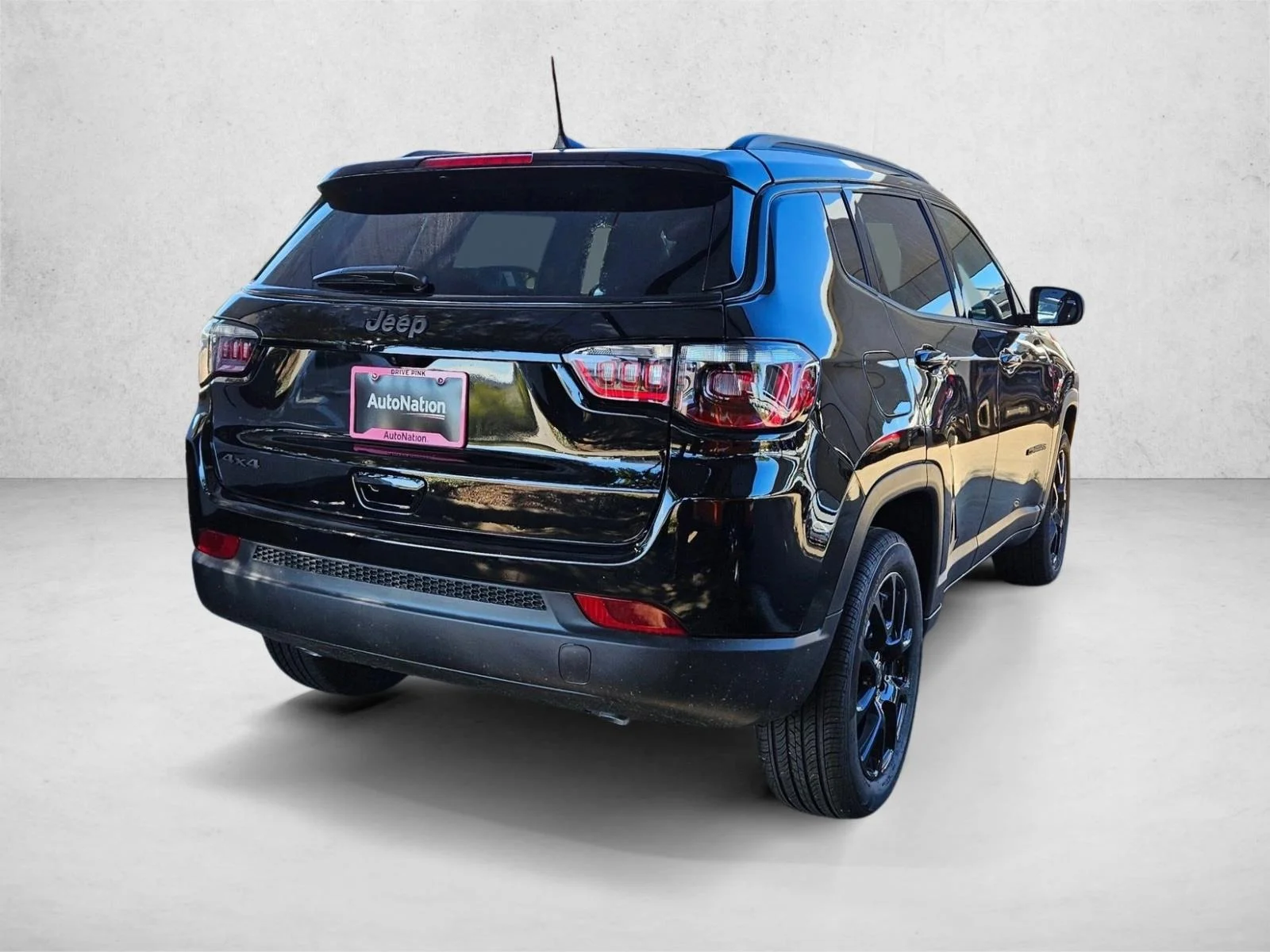 New 2026 Diamond Black Crystal Pearlcoat Jeep Latitude Altitude image 2