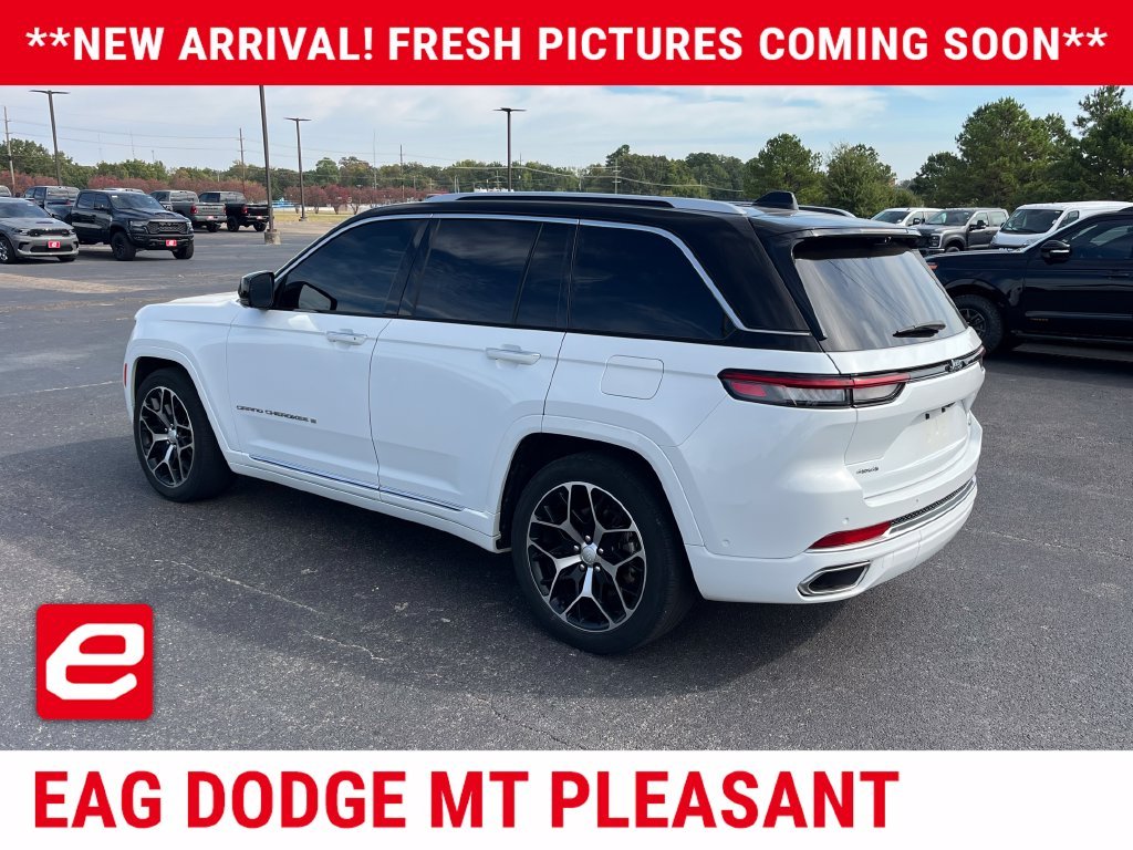 Used 2022 White Jeep Summit Reserve image 3