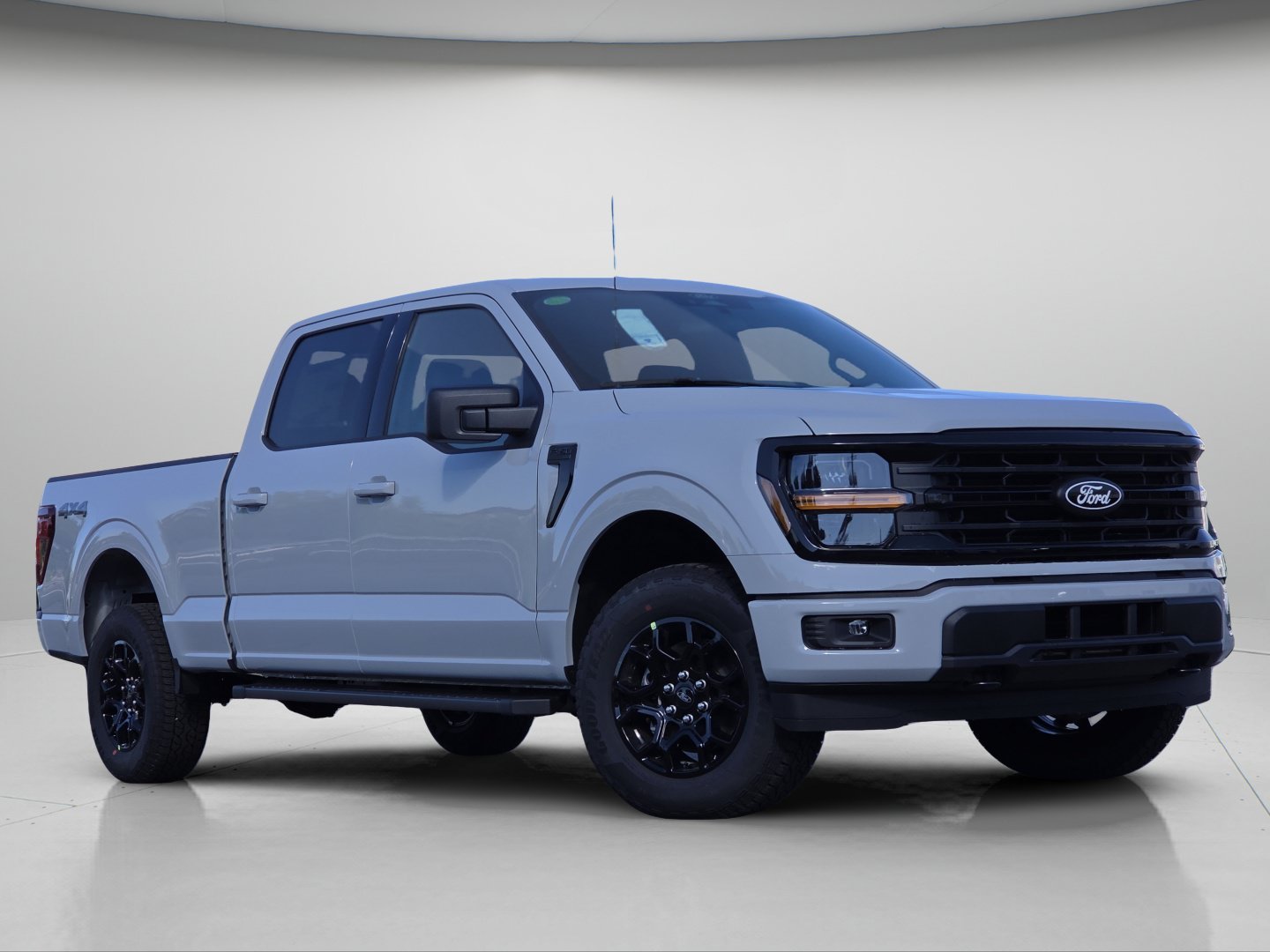 New 2026 Avalanche Ford XLT image 2