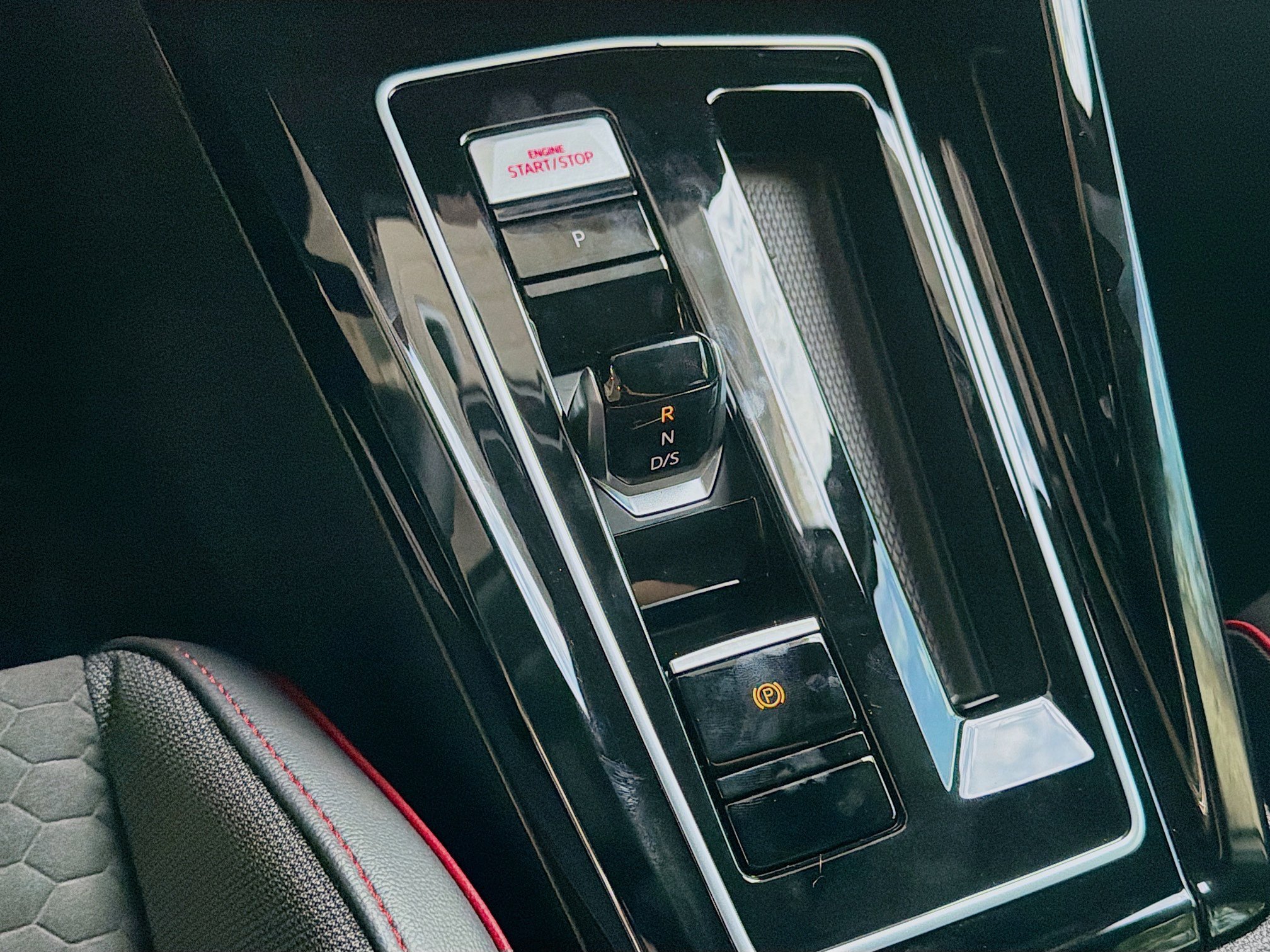 2026 Volkswagen Golf GTI SE - Photo 16
