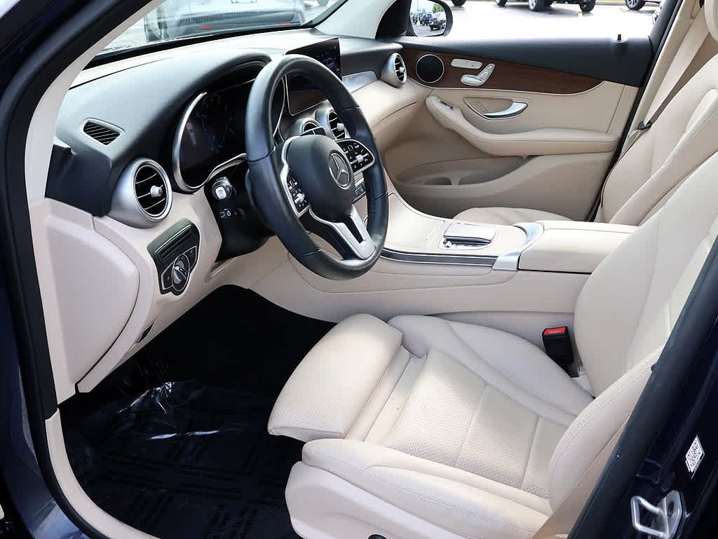 Used 2022 Lunar Blue Metallic Mercedes-Benz GLC 300 image 10