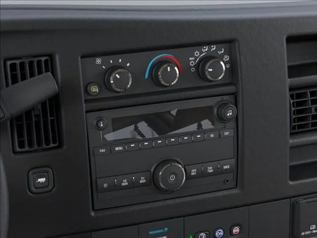 2025 GMC Savana Cargo Work Van - Photo 20