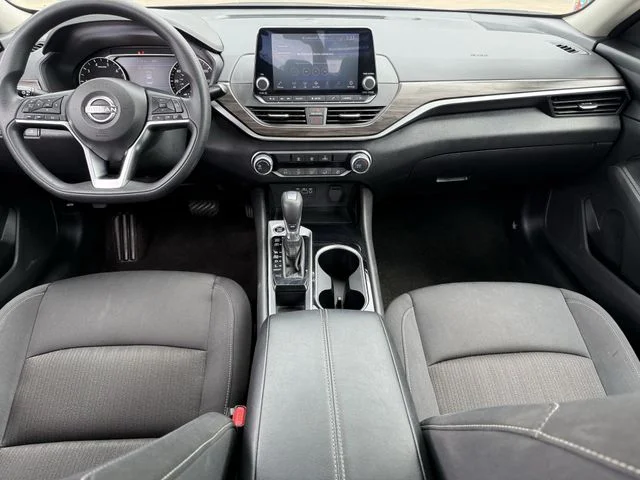 Used 2024 Silver Nissan 2.5 SV image 8