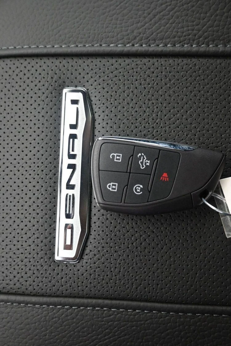 2026 GMC Sierra 2500HD Denali - Photo 38