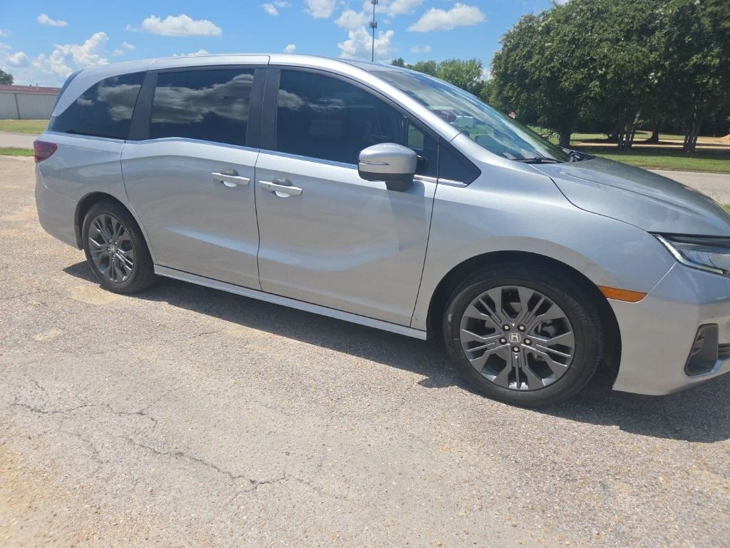 Certified Used 2025 Silver Honda Touring image 17