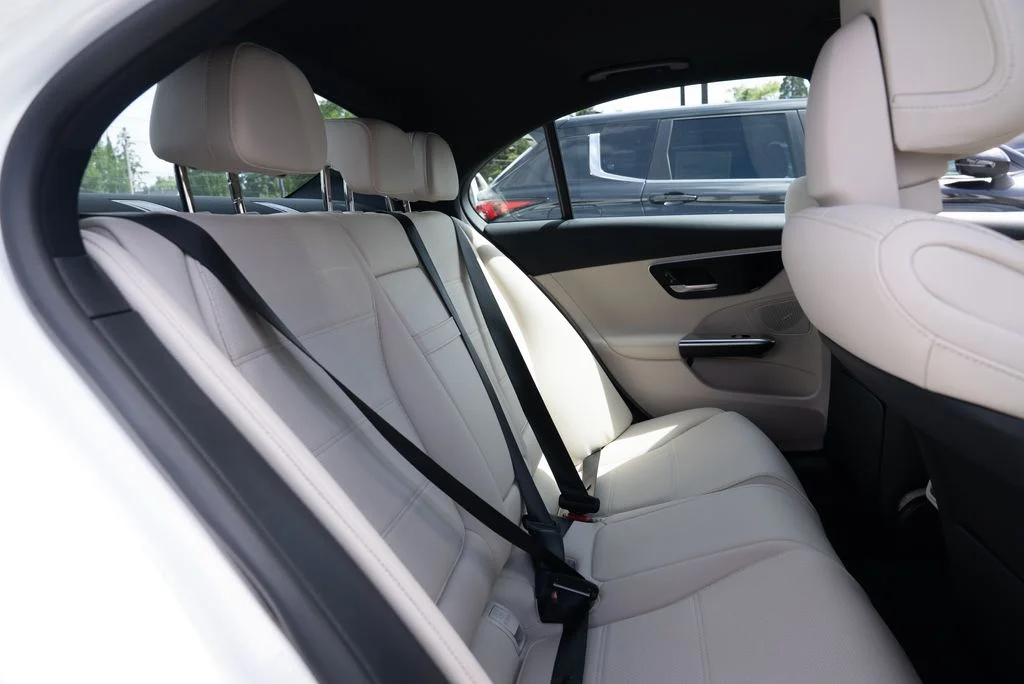 Used 2025  Mercedes-Benz C 300 image 22