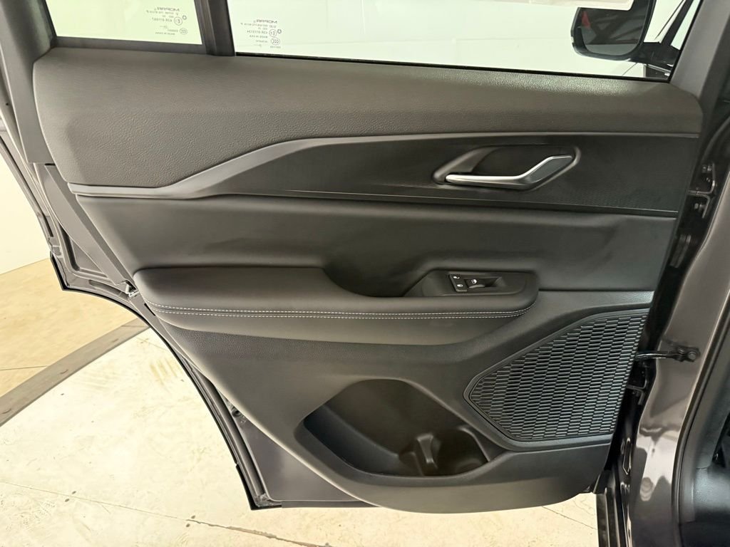 New 2025 Baltic Gray Metallic Clear-Coat Exterior Paint Jeep Altitude X image 13