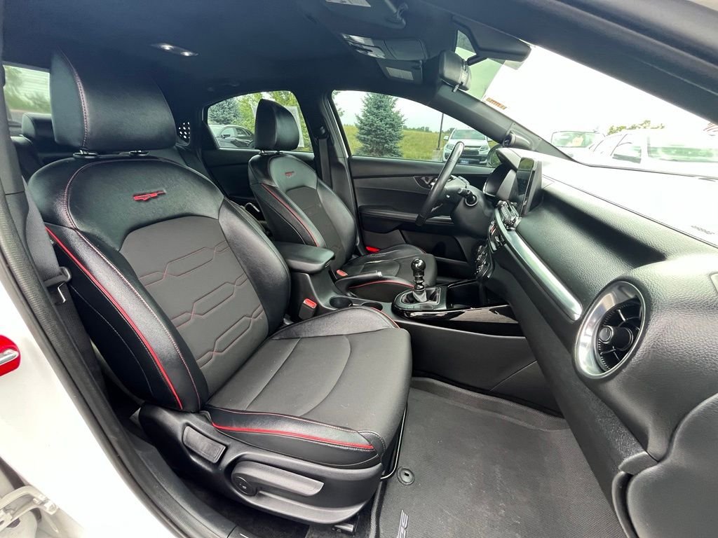 Used 2021 White Kia GT image 12
