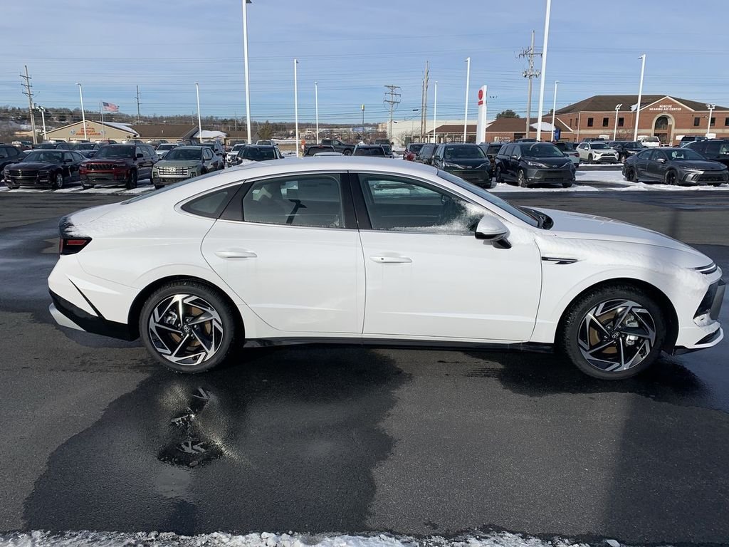 New 2026 White Hyundai SEL Sport image 9