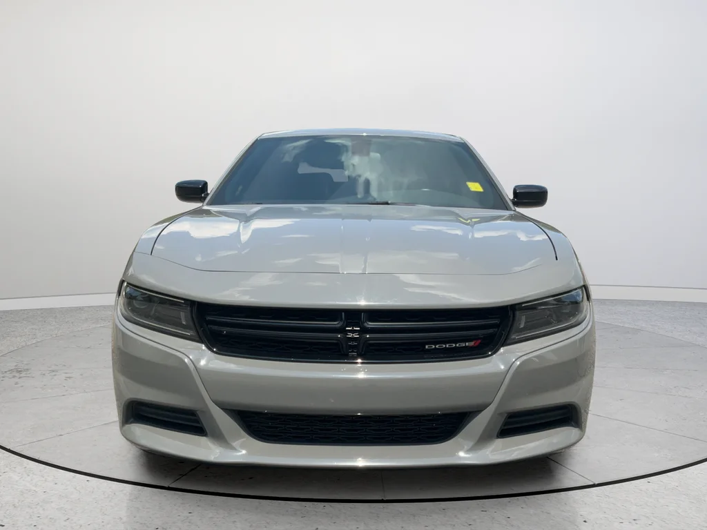 Used 2023 Gray Dodge SXT image 4
