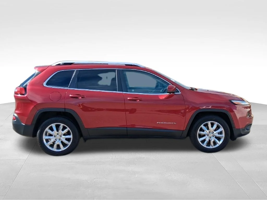 Used 2015 Deep Cherry Red Crystal Pearlcoat Jeep Limited image 8