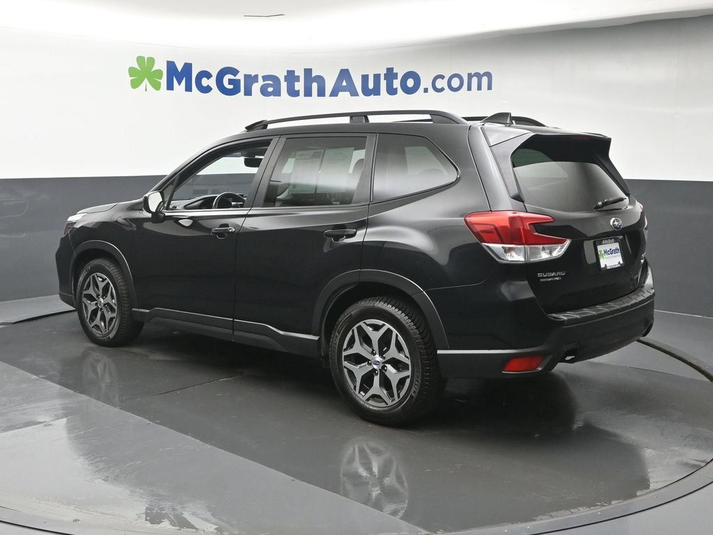 Used 2020 Black Subaru Premium image 26