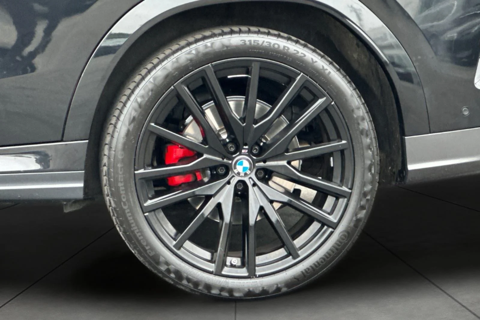Used 2025 Black Sapphire Metallic BMW xDrive40i image 26