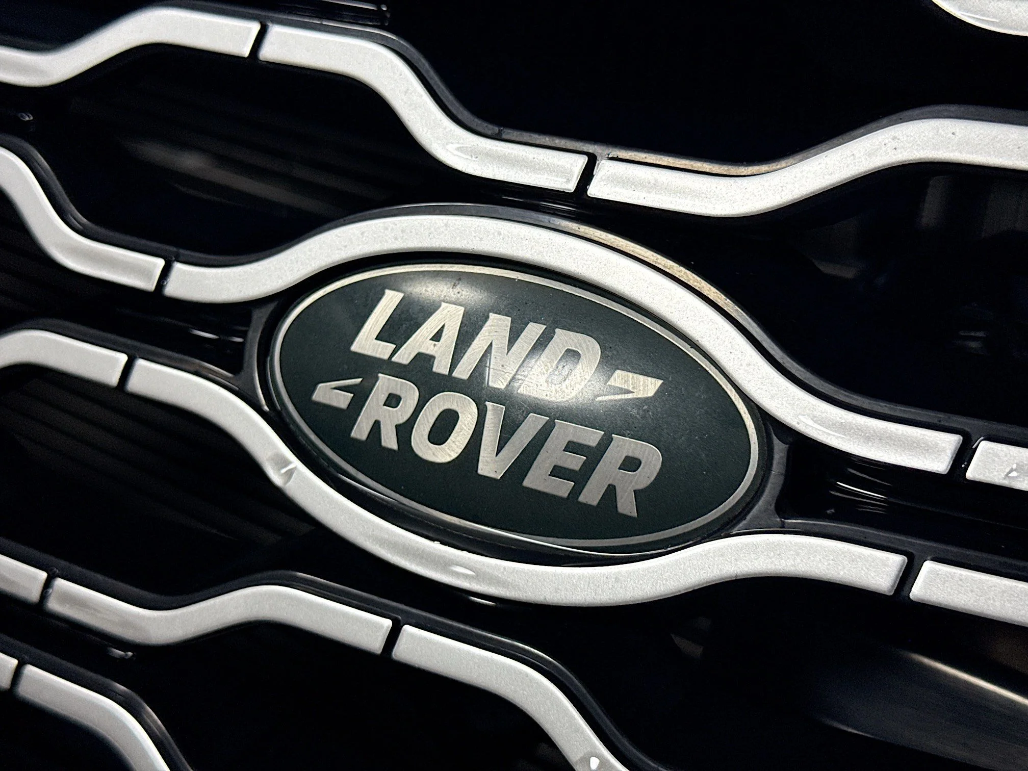 Used 2020 White Land Rover S image 32