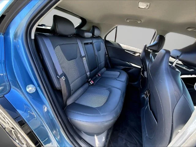 Used 2024 Blue Kia Wind image 29