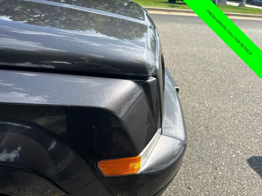 Used 2016 Crystal Metallic Jeep Latitude image 4