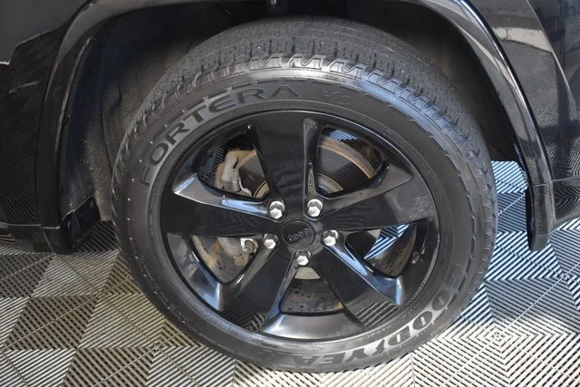 Used 2015 Black Jeep Altitude image 12