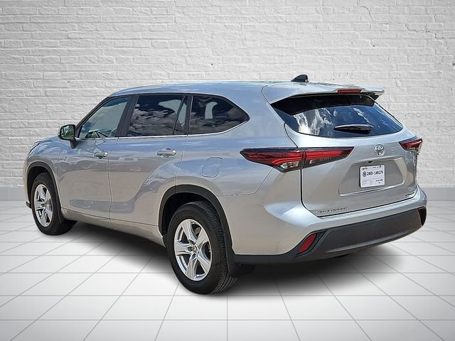 Used 2024 Silver Toyota LE image 3