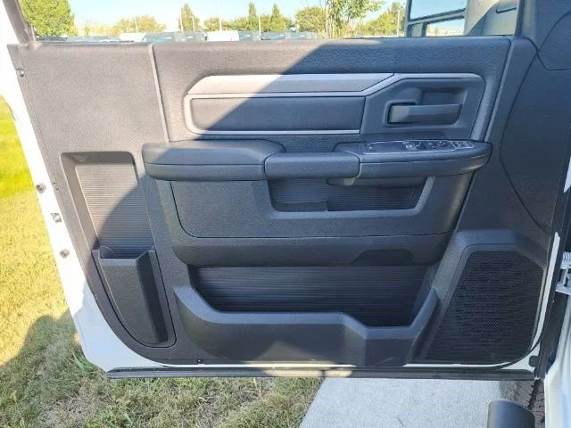 2024 RAM 2500 Tradesman - Photo 8