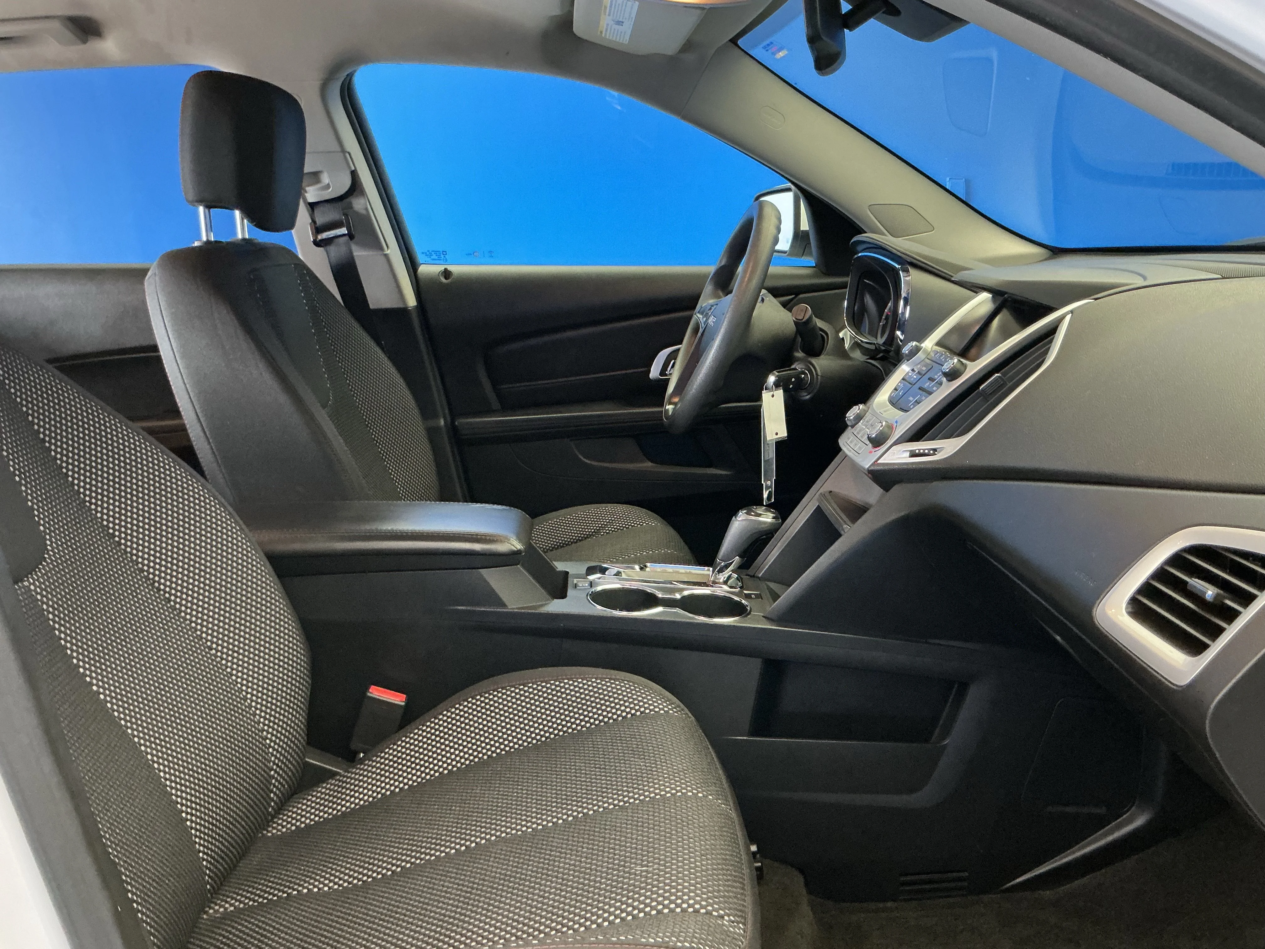 Used 2017 Summit White GMC SLE image 22