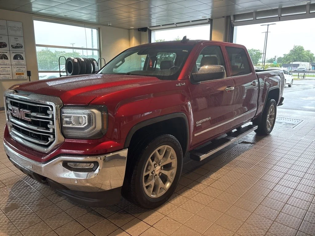 Used 2018 Red GMC SLT image 1
