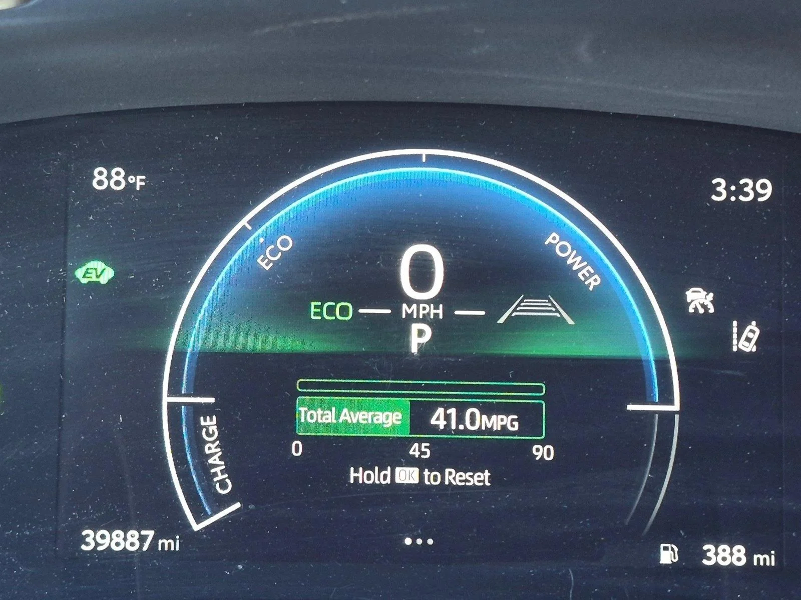 Used 2025 Ice Cap Toyota LE image 9