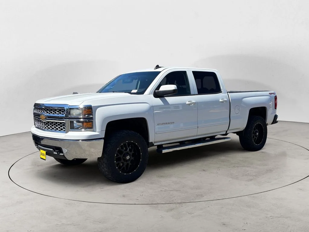 Used 2015 White Chevrolet LT image 1