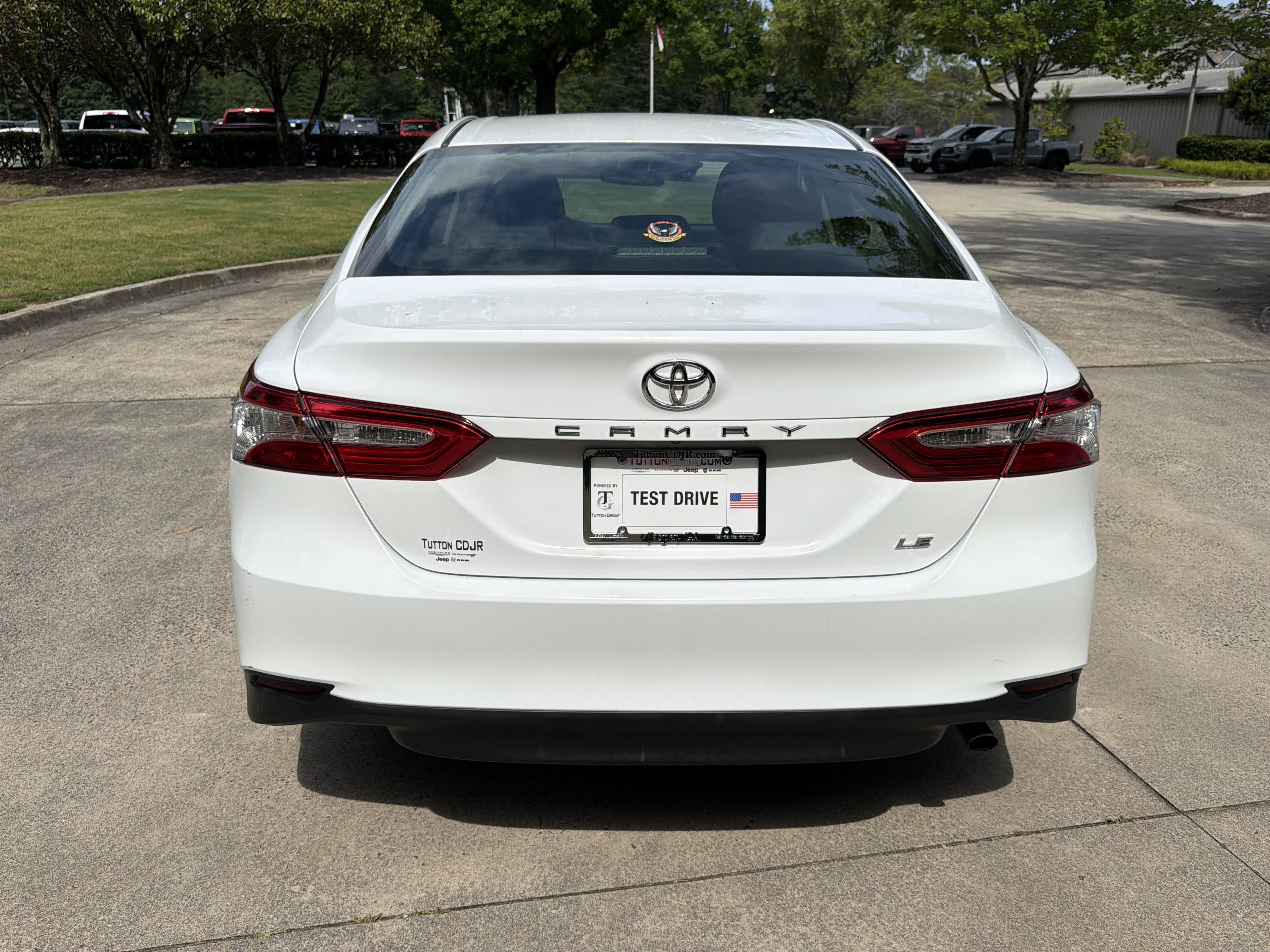 Used 2018 Super White Toyota LE image 6