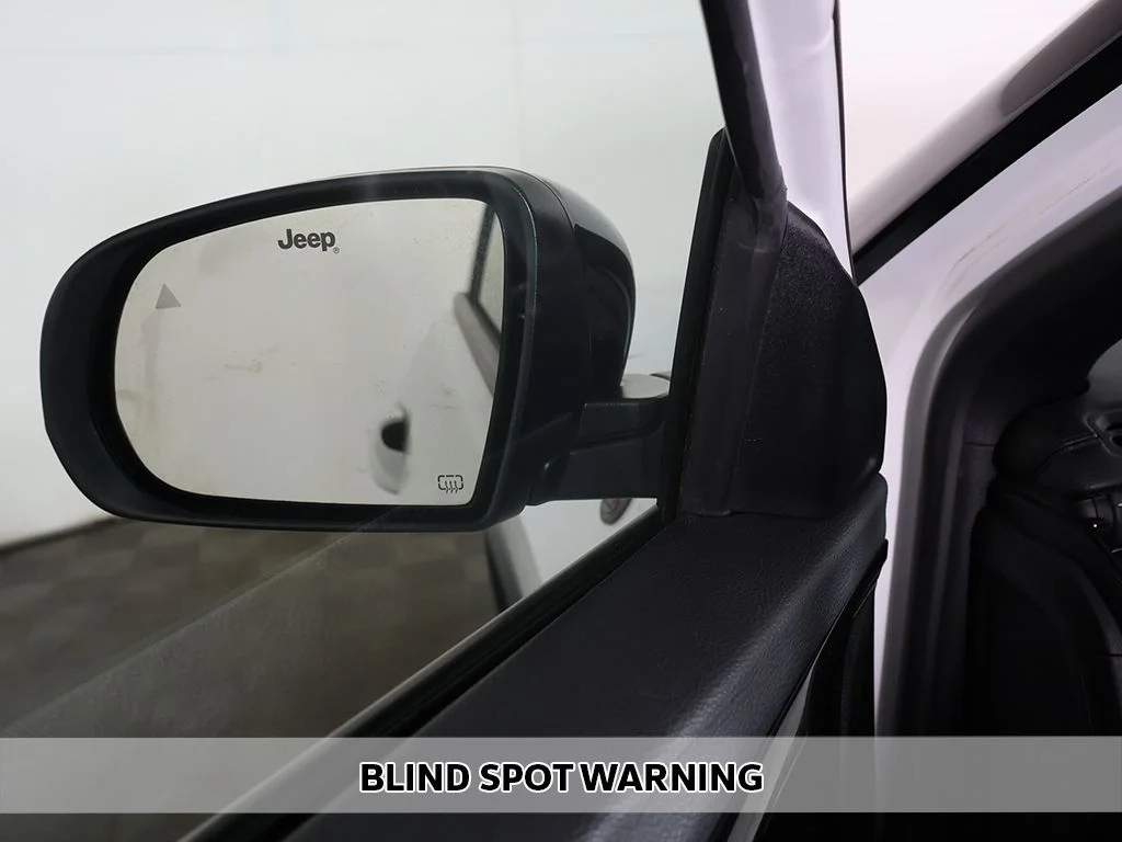 Used 2023 White Jeep Trailhawk image 4