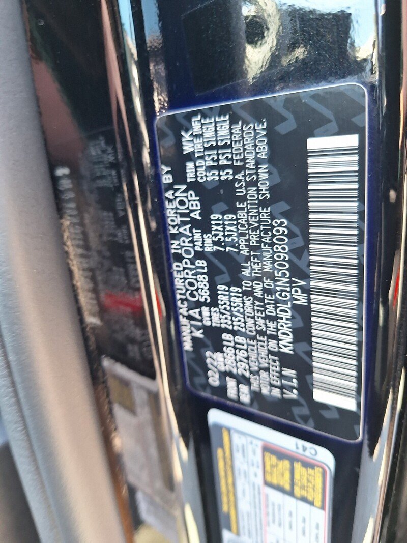 Used 2022 Black Kia EX image 33