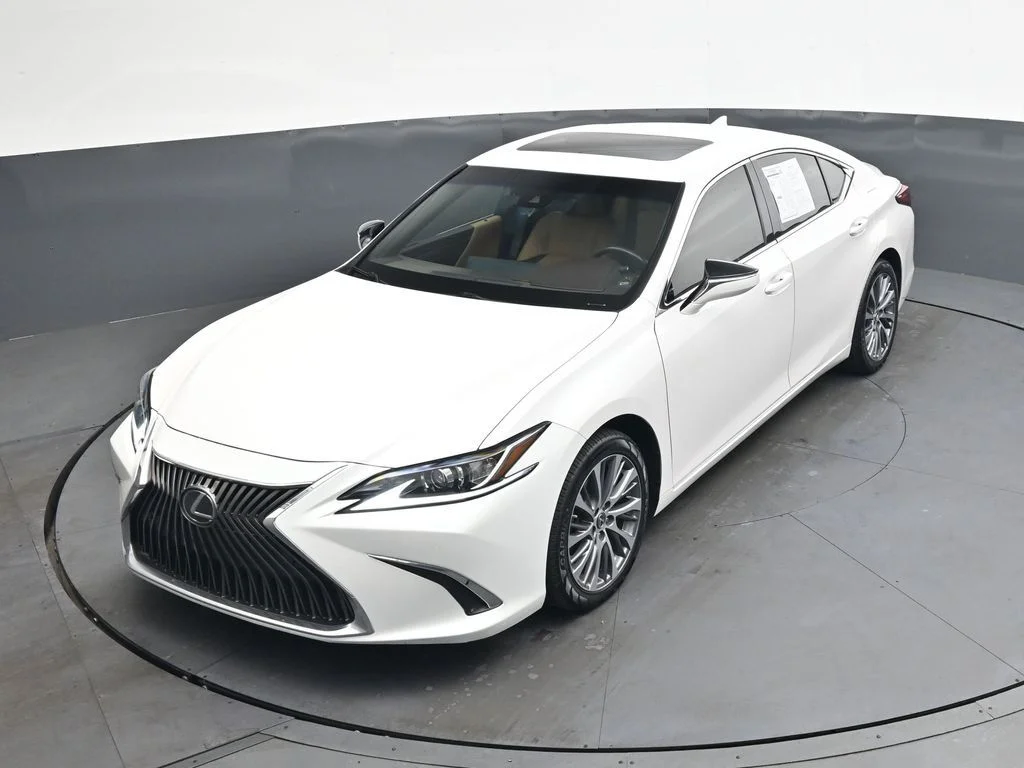 Used 2021 White Lexus 350 image 41