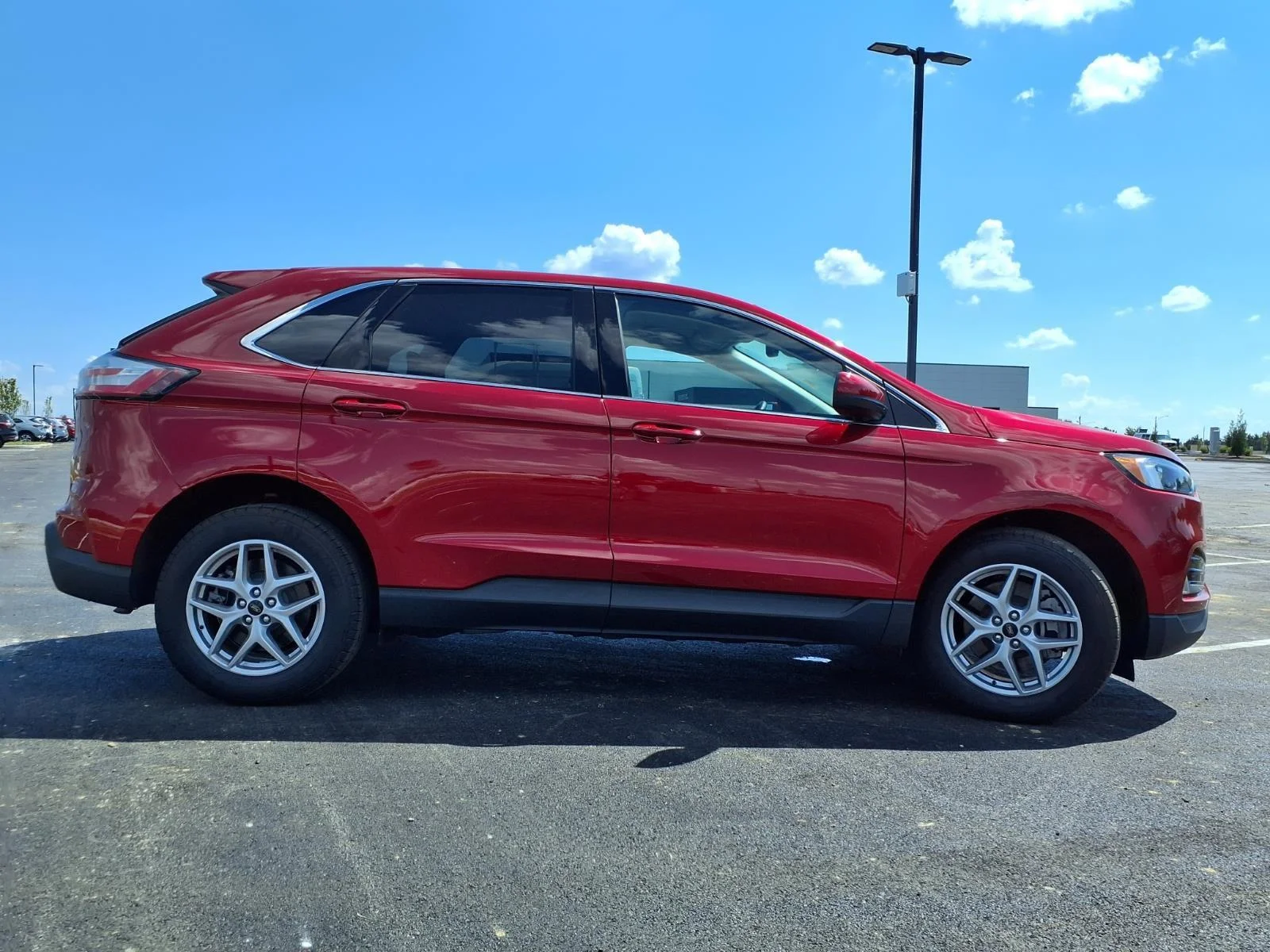 Used 2024 Rapid Red Metallic Tinted Clearcoat Ford SEL image 31
