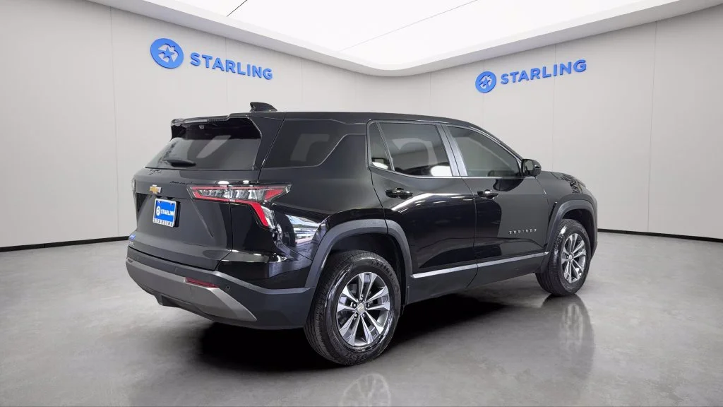Used 2025 Mosaic Black Metallic Chevrolet LT image 10