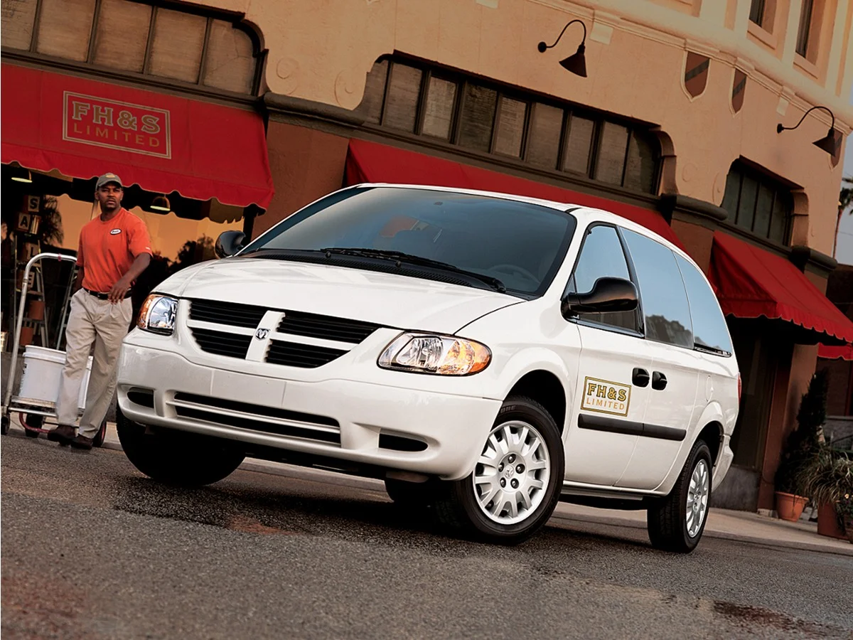 Used 2007 Gray Dodge SE image 1