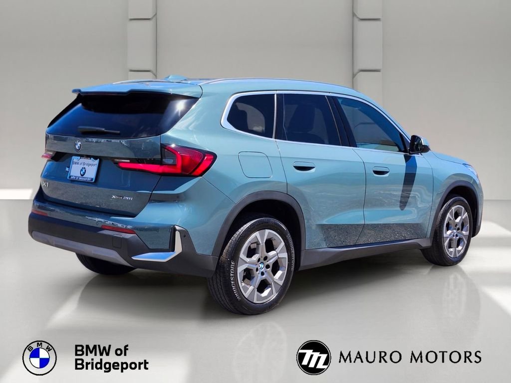 Used 2023 Green BMW xDrive28i image 4