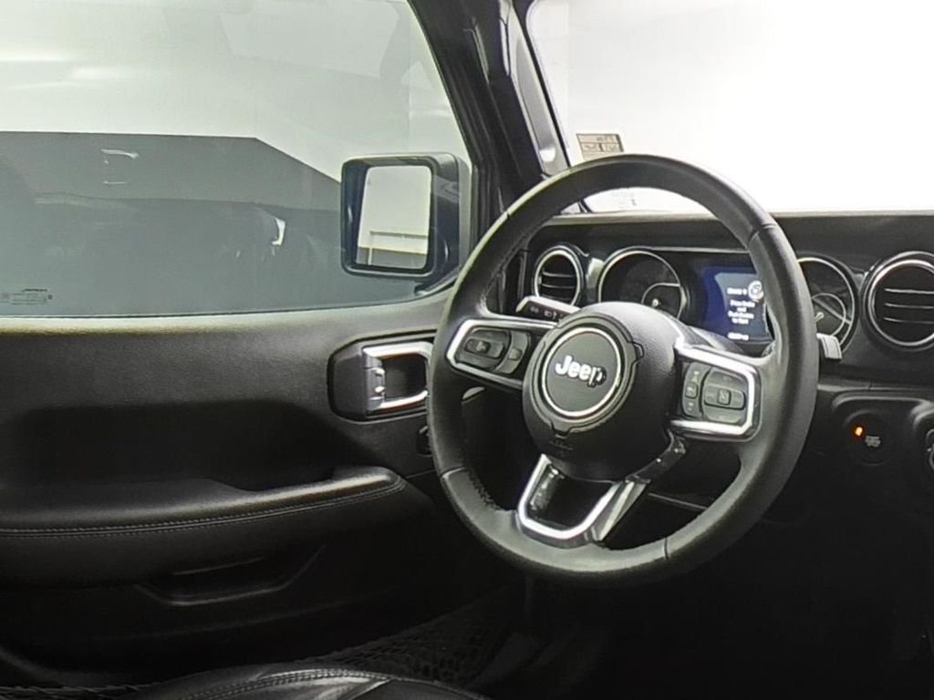 Used 2023 Gray Jeep Altitude image 16