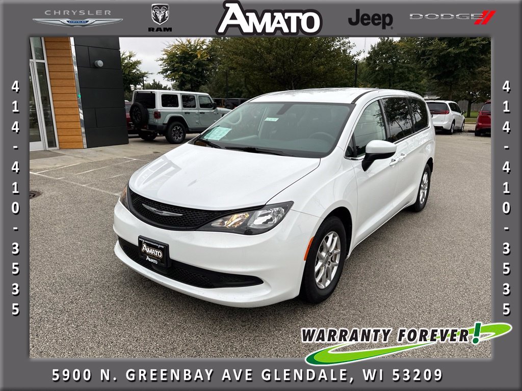 Used 2022 White Chrysler LX image 1