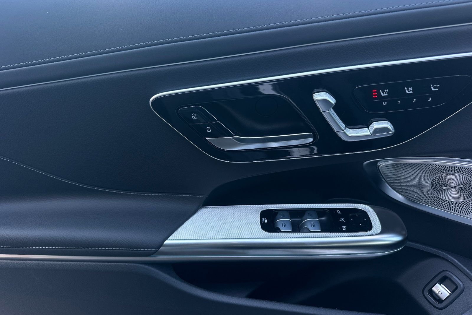 New 2026 MANUFAKTUR Alpine Grey Mercedes-Benz CLE 300 image 12