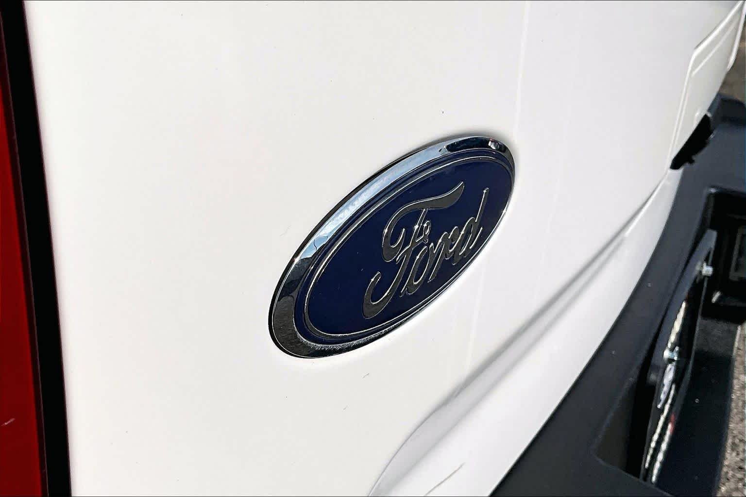 Certified Used 2022 Oxford White Ford Outer Banks image 31