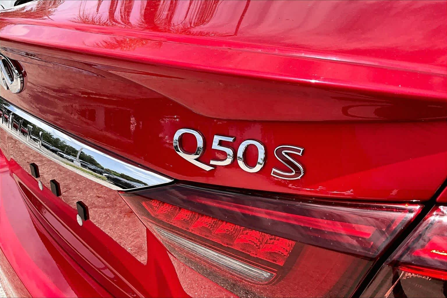 Used 2018 Dynamic Sunstone Red INFINITI RED SPORT 400 image 10