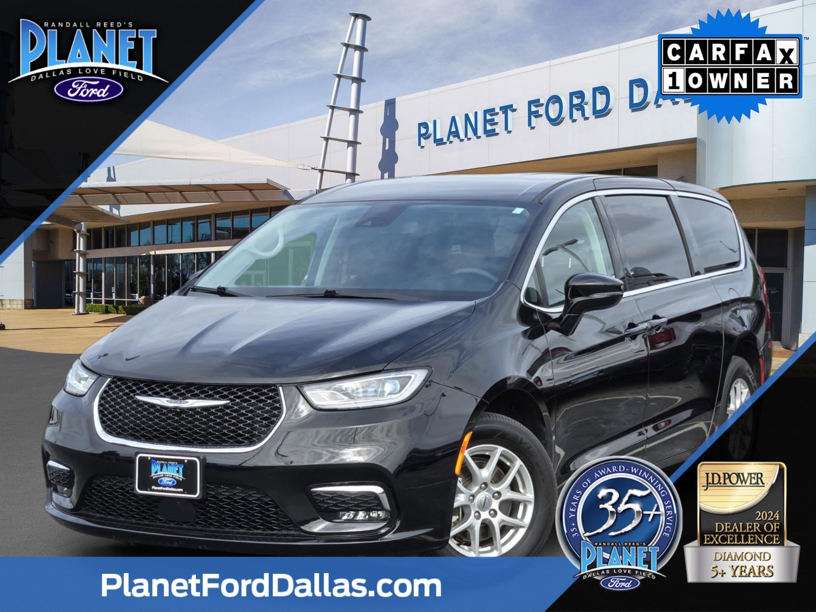 2024 Chrysler Pacifica Touring L's photo