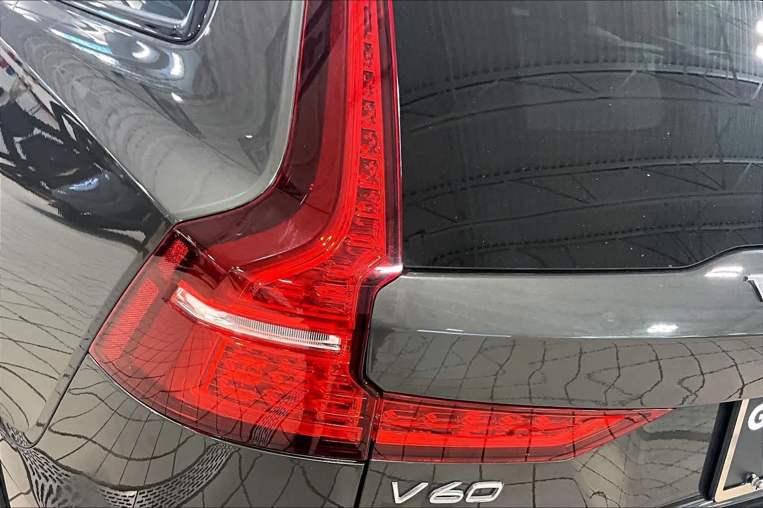 Used 2020 Pine Grey Metallic Volvo  image 27