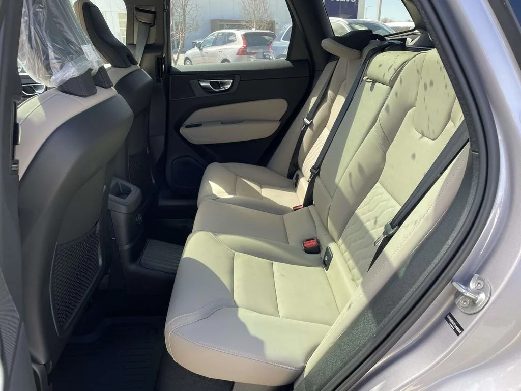 New 2026 Aurora Silver Volvo Plus image 3