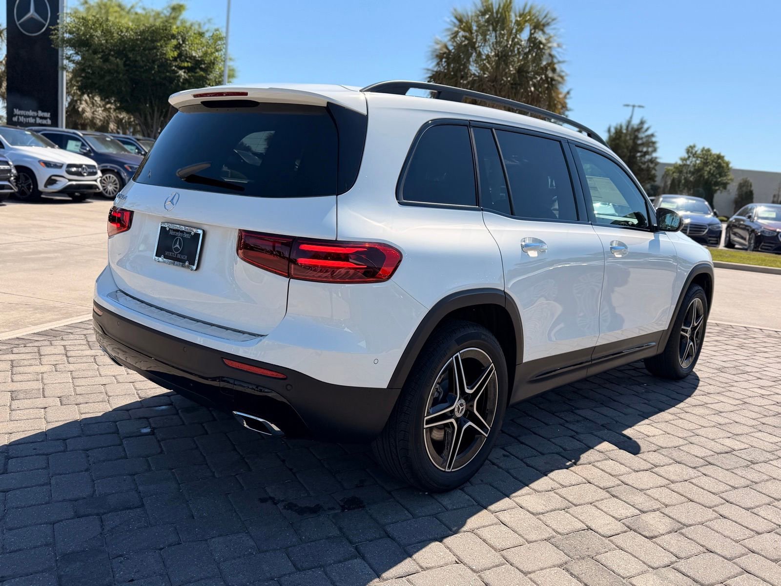 New 2026 Polar White Mercedes-Benz GLB 250 image 34