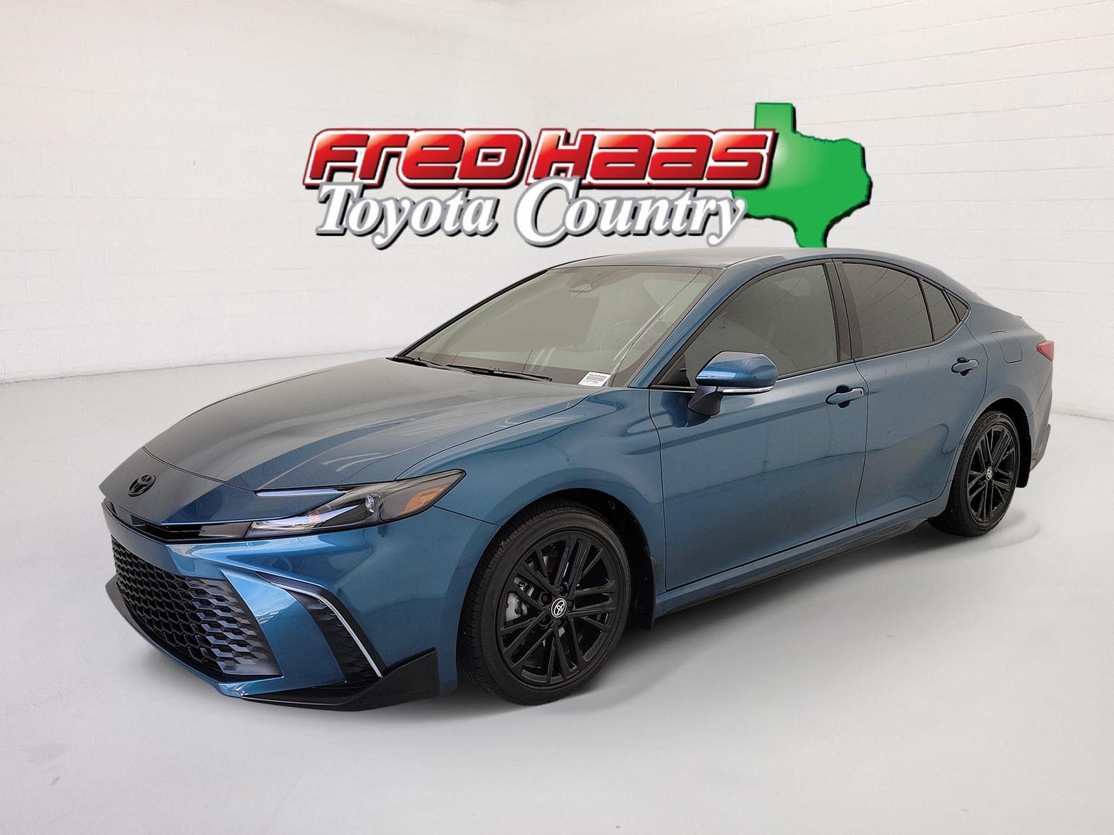 Used 2025 Ocean Gem Toyota SE image 1