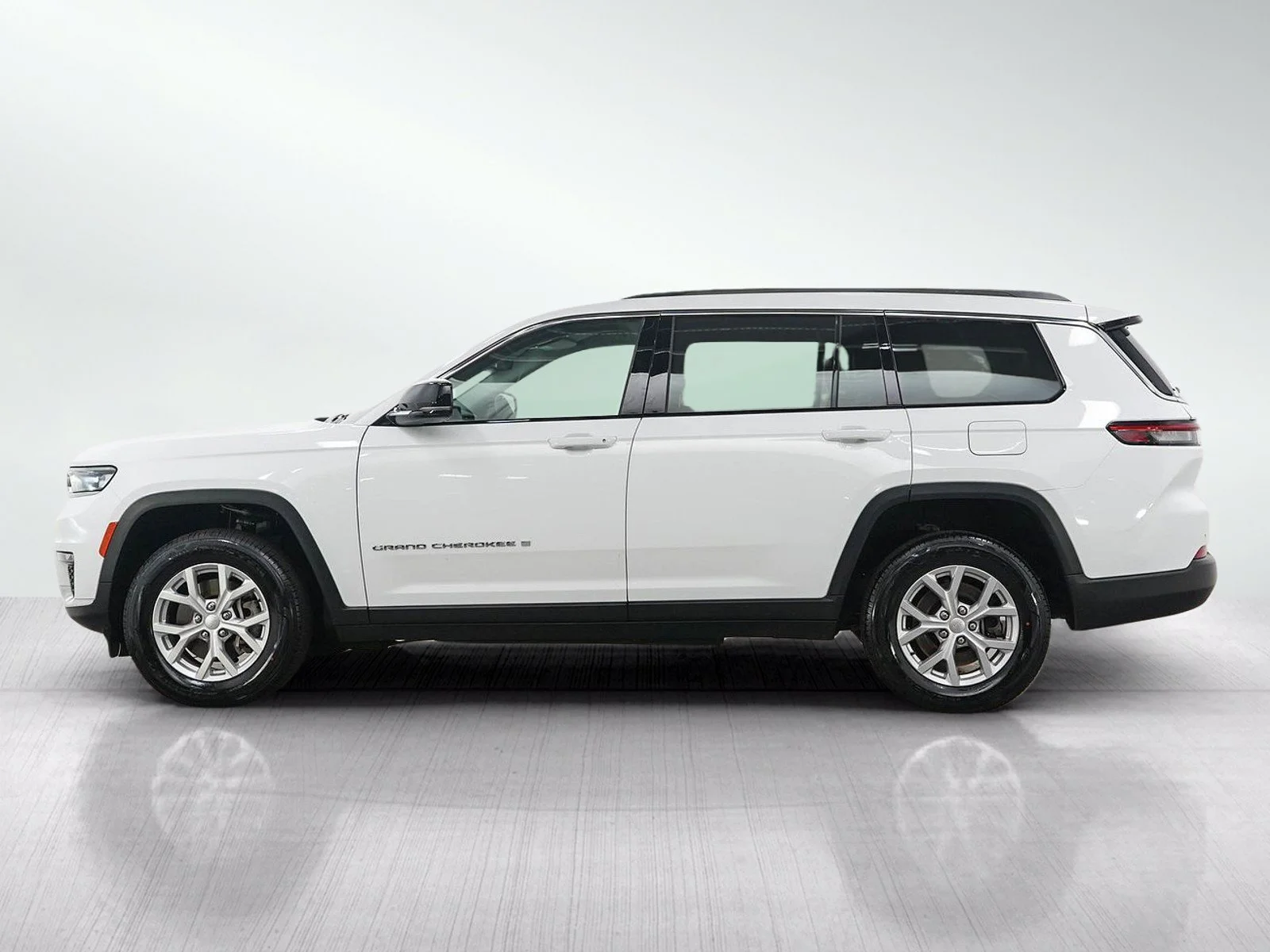 Used 2023 Jeep Grand Cherokee L Limited with VIN 1C4RJKBGXP8897849 for sale in Wayzata, Minnesota