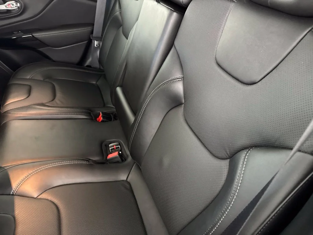 Used 2023 Gray Jeep Altitude image 27