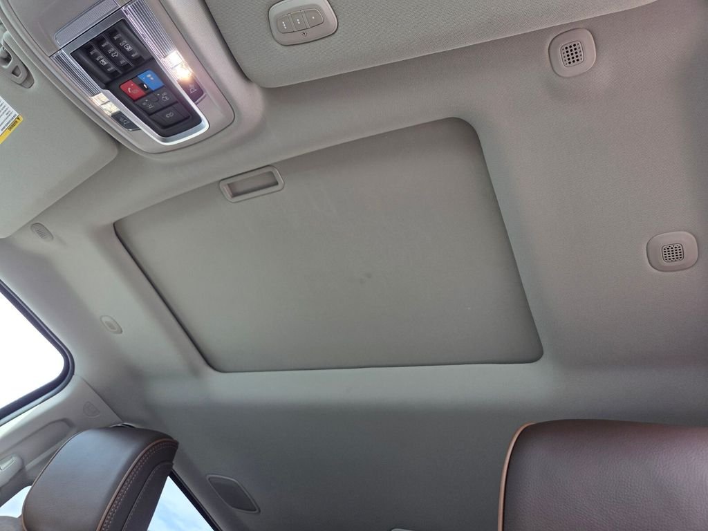 New 2026 Bright White Clear-Coat Exterior Paint RAM Limited image 7