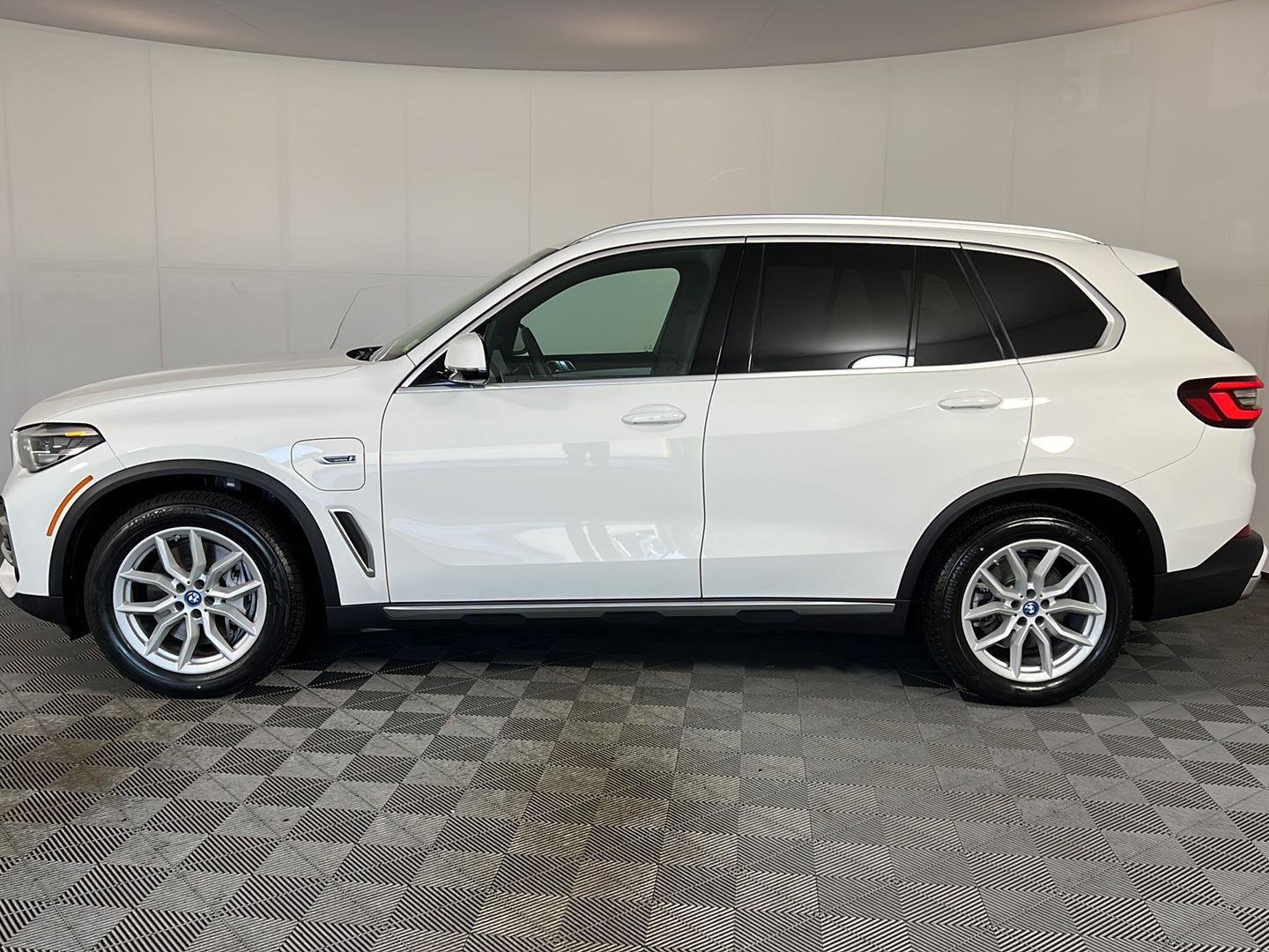Certified Used 2023 Alpine White BMW xDrive45e image 12